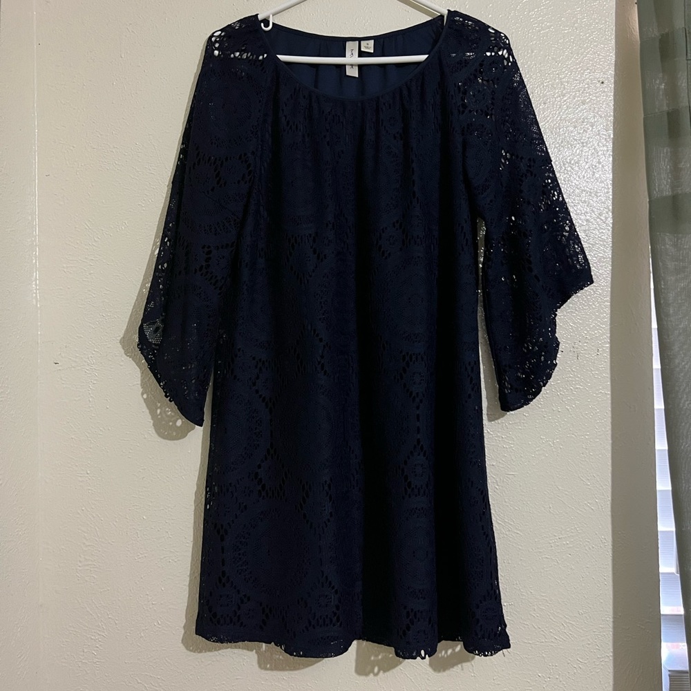 Cute blue to the knee dress.